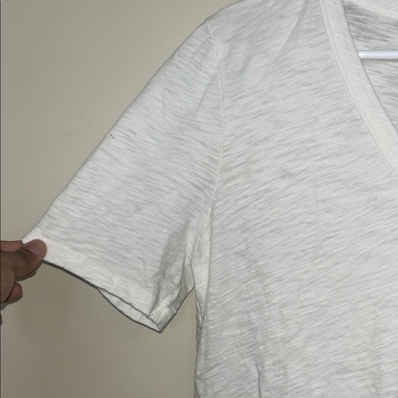 524. Theory Women's White V-Neck Tee - Picture 5 of 7